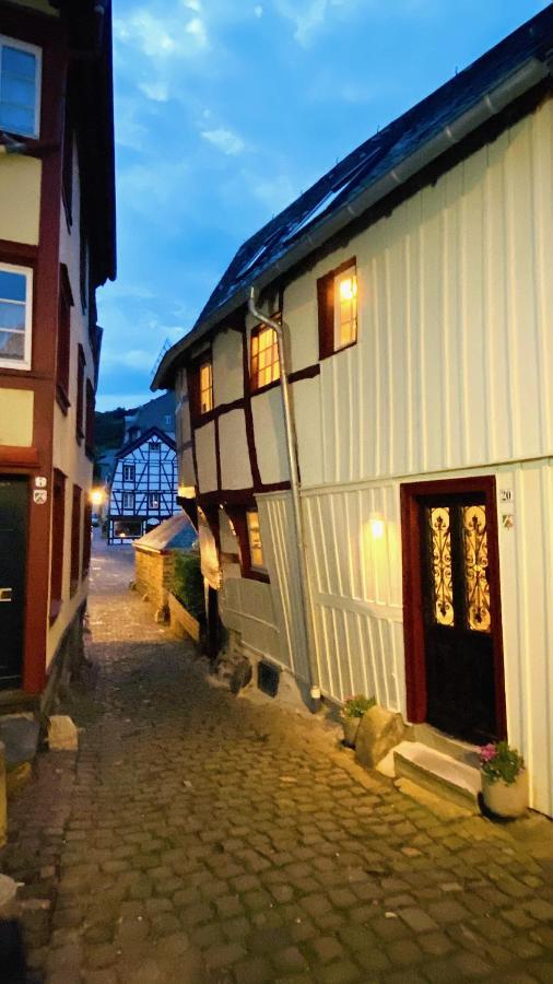 Monschau-auszeit: Historisch Wohnen Direkt Am Bach * Monschau